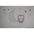 Muursticker uiltje op lichtgrijze maan met sterren (wolkjes en naam optioneel) (70x45cm)